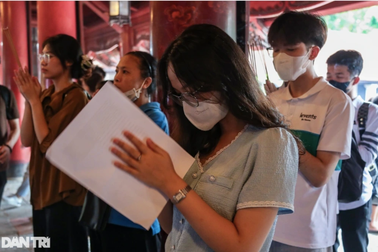 Nữ sinh Sài thành tuyên bố nói không với cúng bái, chè đậu đỏ... cầu may