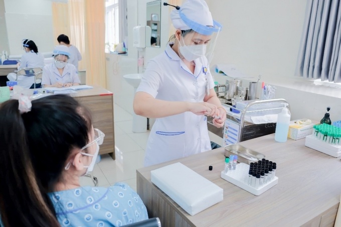Bệnh viện Từ Dũ triển khai chương trình dự phòng lây truyền HIV, giang mai, viêm gan B từ mẹ sang con. Ảnh: Bệnh viện cung cấp