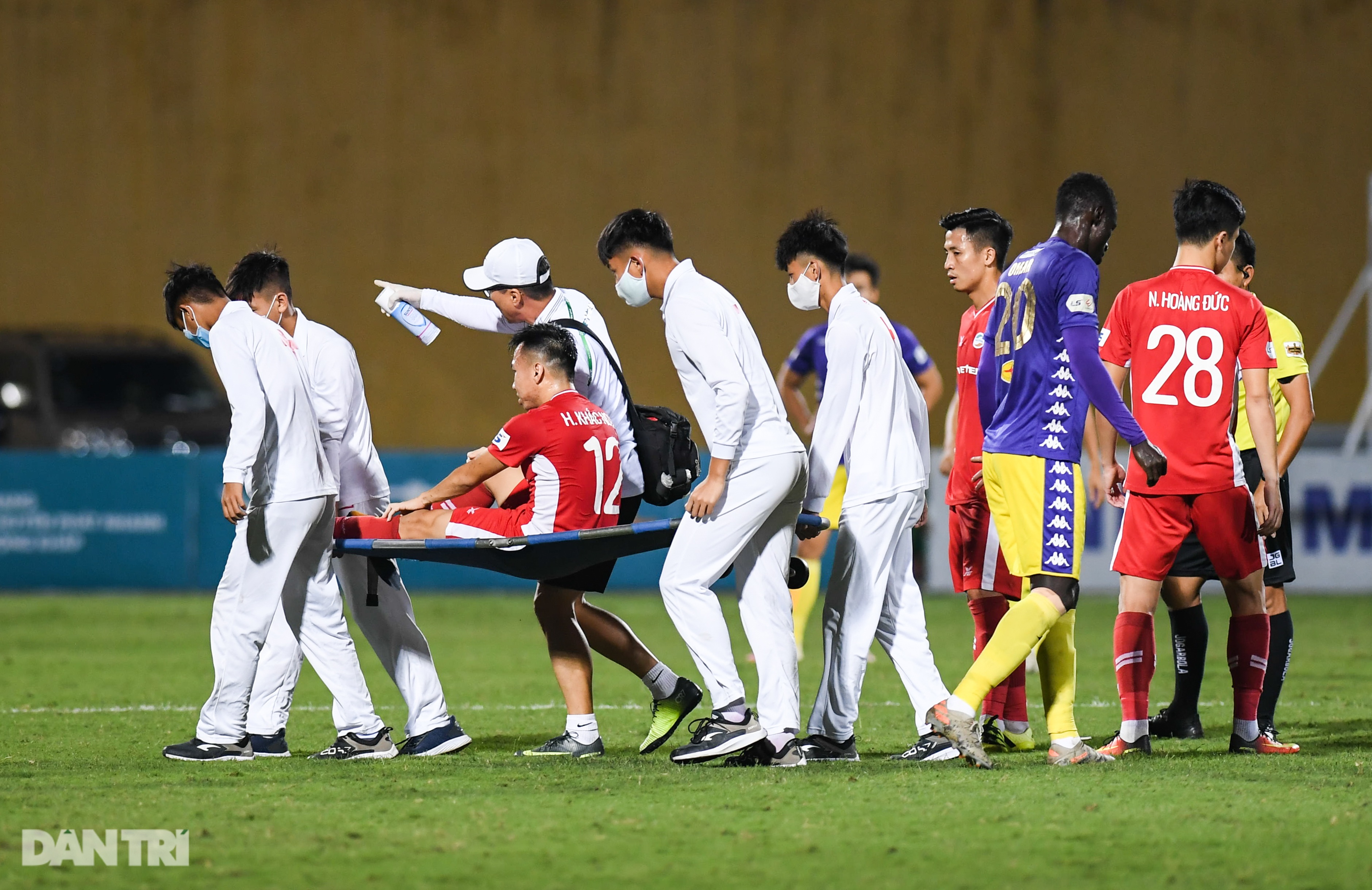 CLB Viettel 0-0 CLB Hà Nội: Kẻ vững ngôi đầu, người tụt thứ hạng - 7 CLB Viettel 0-0 CLB Hà Nội: Kẻ vững ngôi đầu, người tụt thứ hạng - 7