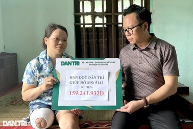 Gần 210 triệu đồng đến với 2 mẹ con bị tai nạn trên đường đi viện về