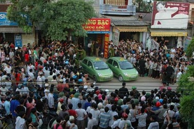 Cướp tiệm vàng, sát hại cháu bé 2 tuổi