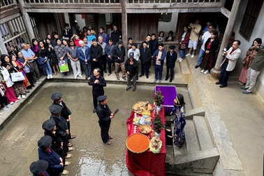 Con cháu Vua Mèo làm lễ kỷ niệm 120 năm tuổi dinh thự họ Vương