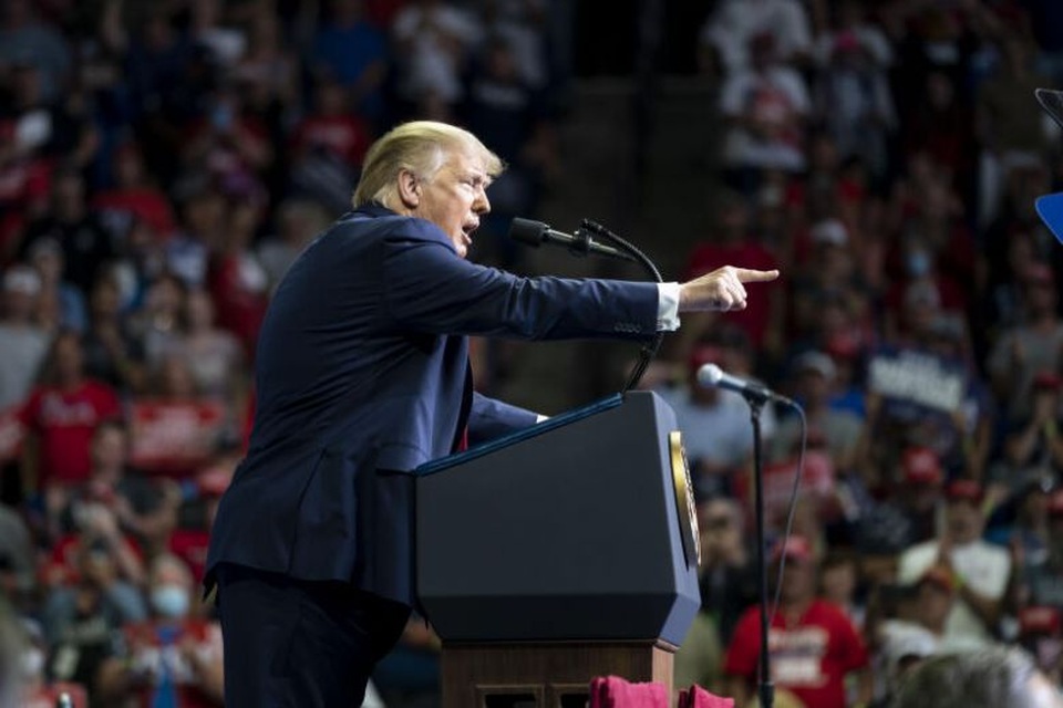 2 nhân viên của ông Trump mắc Covid-19 sau sự kiện tranh cử nghìn người - 1 2 nhân viên của ông Trump mắc Covid-19 sau sự kiện tranh cử nghìn người - 1