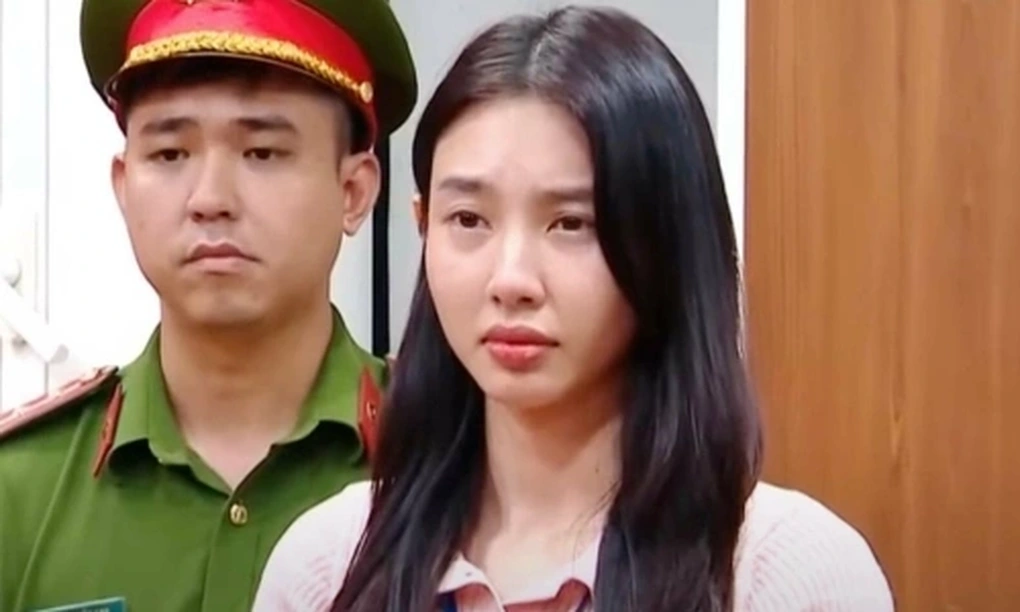 Hoa hậu Thùy Tiên khai tham gia điều hành sau một phiên live bán hàng - 1 Hoa hậu Thùy Tiên khai tham gia điều hành sau một phiên live bán hàng - 1