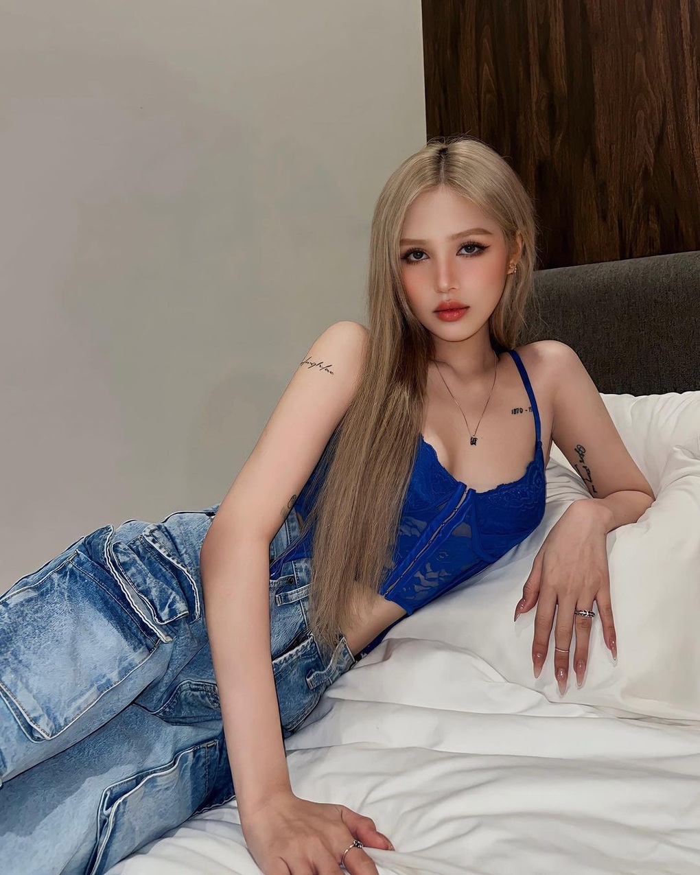 Vợ streamer giàu nhất Việt Nam chăm khoe eo thon, dáng nóng bỏng - 6 Vợ streamer giàu nhất Việt Nam chăm khoe eo thon, dáng nóng bỏng - 6