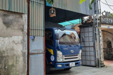 Xử phạt xưởng sản xuất gây ô nhiễm ở Hà Nội sau phản ánh của Dân trí