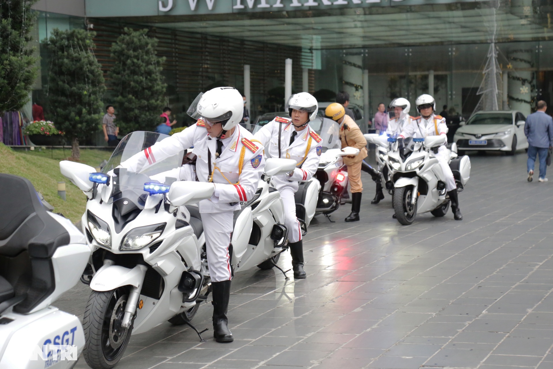 Dàn siêu mô tô dẫn đoàn của CSGT có công suất lớn hơn nhiều mẫu ô tô - 3 Dàn siêu mô tô dẫn đoàn của CSGT có công suất lớn hơn nhiều mẫu ô tô - 3