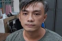 Bắt giam người đàn ông đập đầu con gái của người tình vào tường