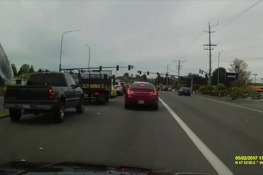 Camera hành trình ghi lại vụ nổ máy bay kinh hoàng trên đường cao tốc tại Mỹ