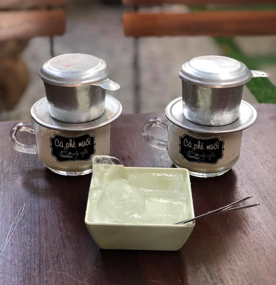 Cà phê muối lạ miệng ở Huế, thực khách muốn thưởng thức phải kiên nhẫn chờ - 3 Cà phê muối lạ miệng ở Huế, thực khách muốn thưởng thức phải kiên nhẫn chờ - 3
