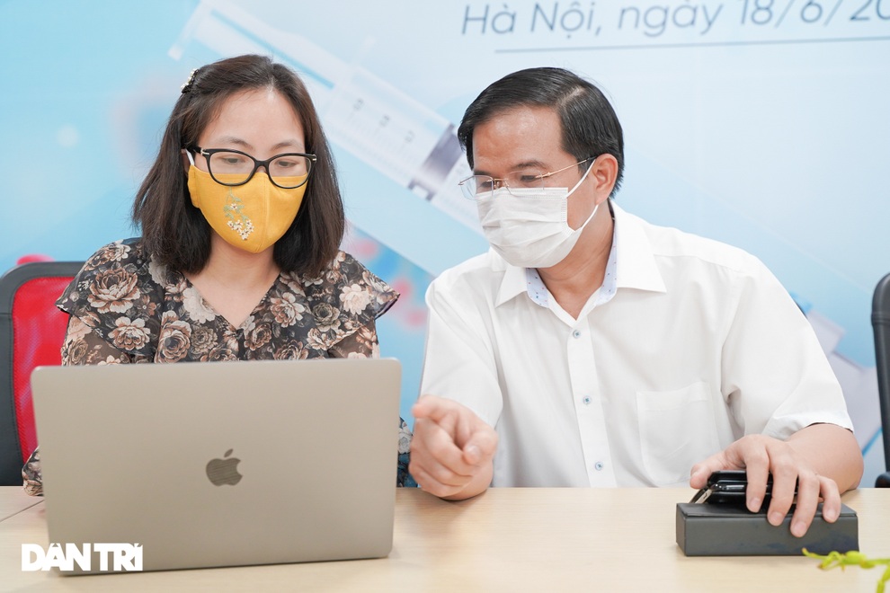 Có những biểu hiện này sau tiêm vắc xin Covid-19, cần tới ngay cơ sở y tế - 3 Có những biểu hiện này sau tiêm vắc xin Covid-19, cần tới ngay cơ sở y tế - 3