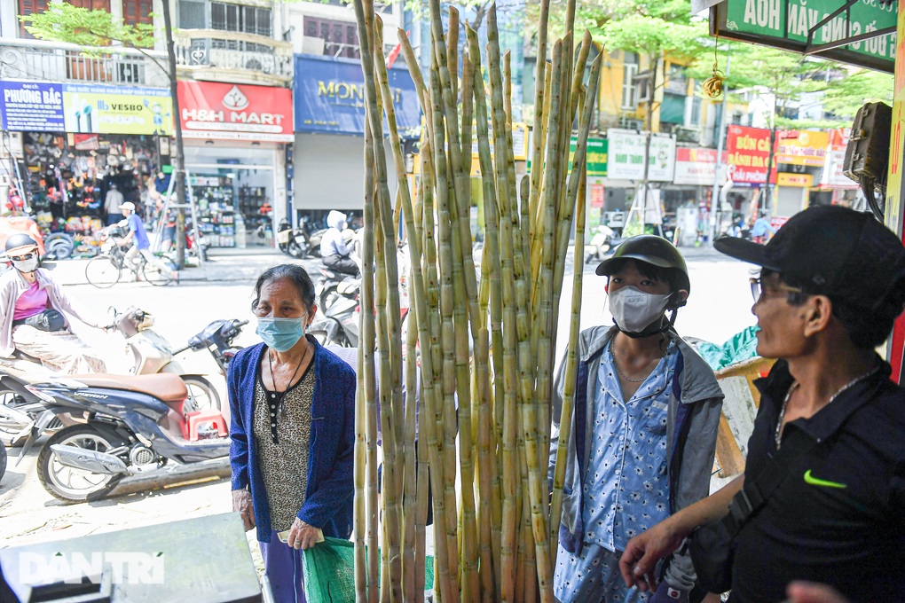 Quán nước mía ở Hà Nội thuê 10 người, ngày bán 6.000 cây thu tiền khủng - 9 Quán nước mía ở Hà Nội thuê 10 người, ngày bán 6.000 cây thu tiền khủng - 9