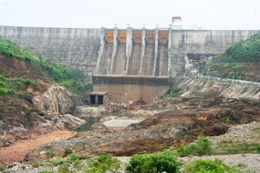 Huế khô hạn bất thường, toàn bộ thủy điện cạn nước giữa mùa mưa