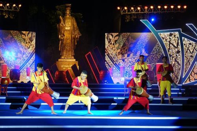 Người dân Hà Nội đón thu tại Vietnam Airlines Festa 2019 - Ảnh 2.