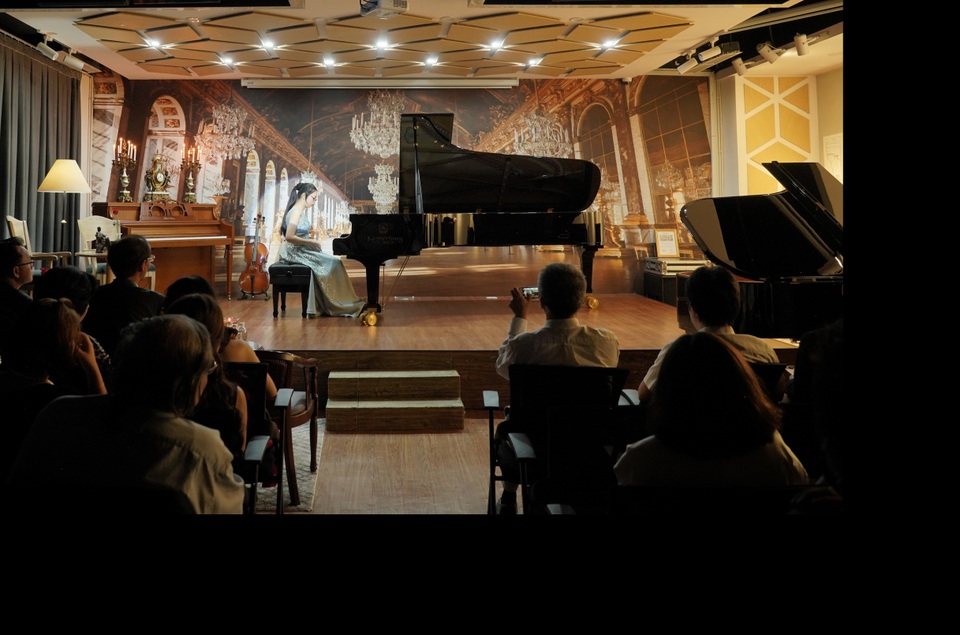 Thần đồng piano Việt phiêu cùng Giáo sư đầu ngành - 1 Thần đồng piano Việt phiêu cùng Giáo sư đầu ngành - 1