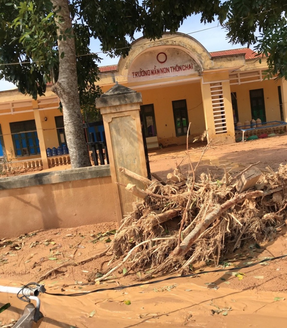 Quảng Trị: Khoảng 200 trường học, hơn 800 phòng bị thiệt hại do mưa lũ - 6 Quảng Trị: Khoảng 200 trường học, hơn 800 phòng bị thiệt hại do mưa lũ - 6