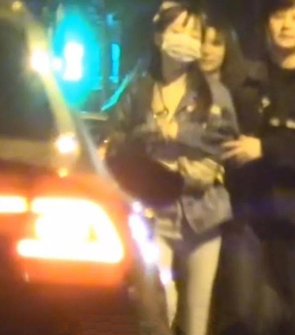 Lý Tiểu Lộ buồn bã và thất vọng vì Giả Nãi Lượng từ chối tái hợp - 5 Lý Tiểu Lộ buồn bã và thất vọng vì Giả Nãi Lượng từ chối tái hợp - 5