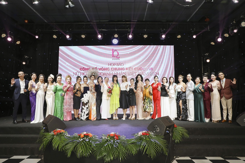 Vivian Nguyên là Tổng đạo diễn Nữ hoàng Doanh nhân Việt Nam 2024 - 1 Vivian Nguyên là Tổng đạo diễn Nữ hoàng Doanh nhân Việt Nam 2024 - 1