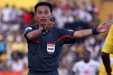 Trọng tài Võ Minh Trí đoạt danh hiệu Còi vàng 2013?