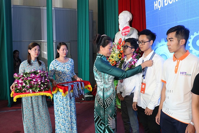 Hội đồng thi số 5, 30 thí sinh đạt Huy chương Vàng - Ảnh 4. Hội đồng thi số 5, 30 thí sinh đạt Huy chương Vàng - Ảnh 4.