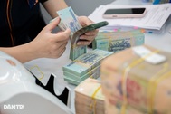 Các ngân hàng đầu tiên giảm lãi suất huy động