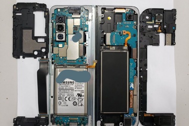 Bên trong "siêu phẩm" điện thoại gập Galaxy Fold