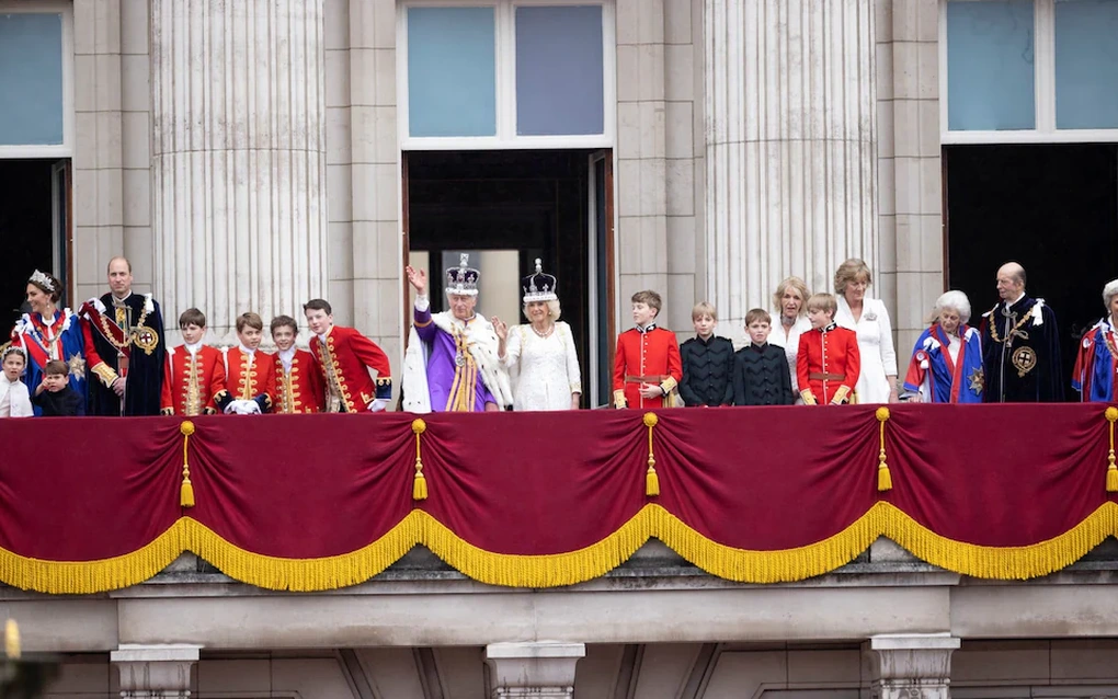 Hoàng gia Anh công bố ảnh Vua Charles III cùng hai người kế vị hàng đầu - 4 Hoàng gia Anh công bố ảnh Vua Charles III cùng hai người kế vị hàng đầu - 4