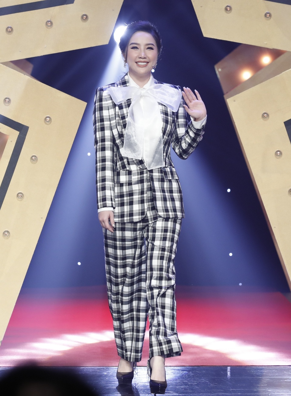 Được chồng đại gia cưng như trứng, Bảo Thy vẫn khóc khi nhắc về thanh xuân - 7