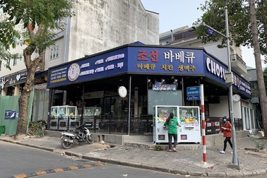 Người Hàn ở TPHCM: "Ở đây an toàn nhưng lo cho người thân nơi quê nhà!"