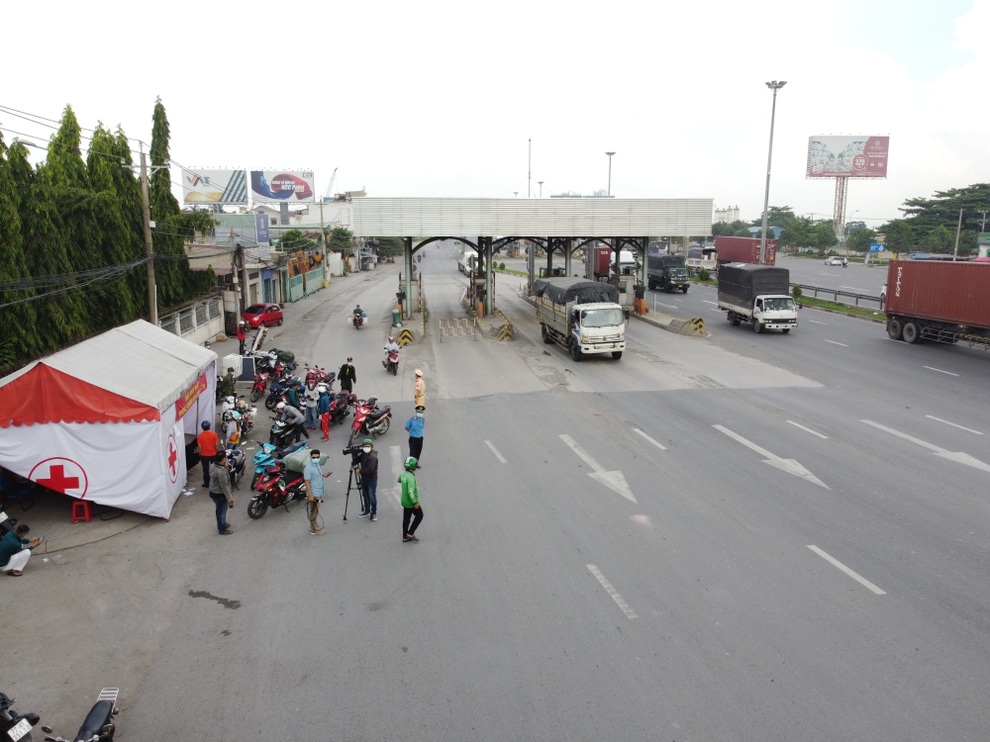 Chốt cửa ngõ Đồng Nai không thể kiểm soát 100% phương tiện từ TPHCM - 4