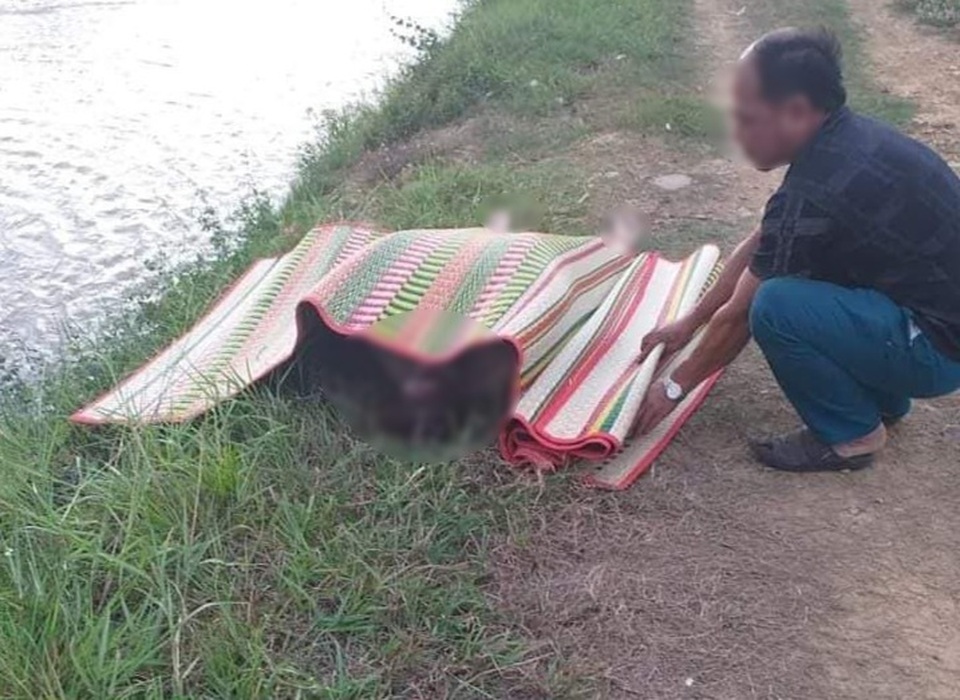 Phát hiện một thi thể nữ với nhiều vết thương trên cơ thể - 1 Phát hiện một thi thể nữ với nhiều vết thương trên cơ thể - 1