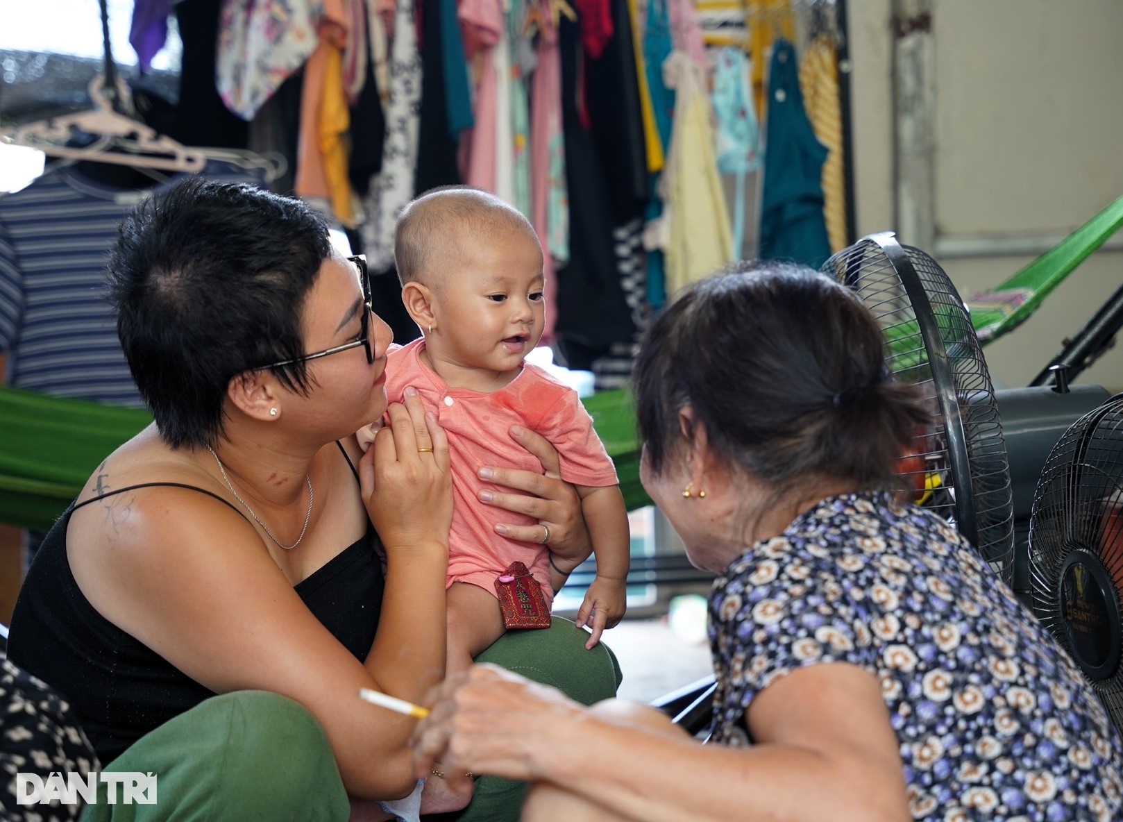 View - Chuyện chưa kể về đêm chạy lụt lịch sử của dân bãi giữa sông Hồng | Báo Dân trí