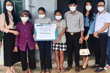 Gần 170 triệu đồng đến với số phận 4 người phụ nữ bị "trời đày"