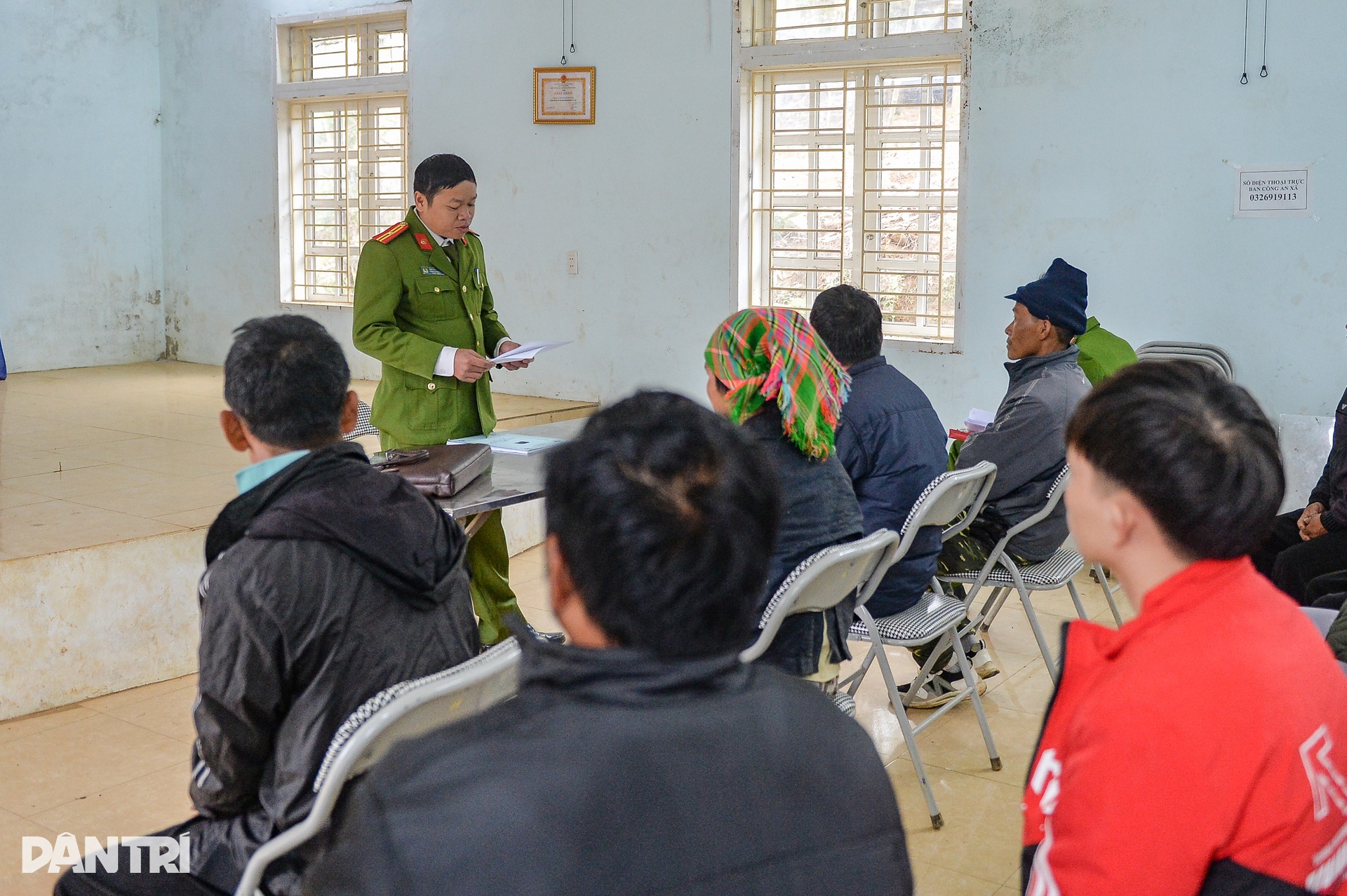 Chiến sỹ công an xã vùng cao âm thầm bám bản ngày giáp Tết - 5 Chiến sỹ công an xã vùng cao âm thầm bám bản ngày giáp Tết - 5