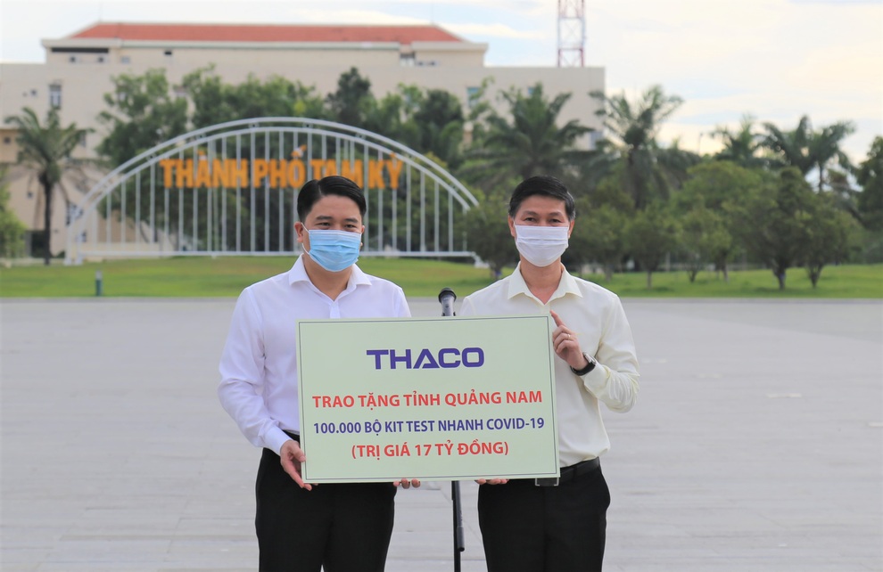Thaco ủng hộ 100.000 bộ kit test nhanh Covid-19 và hỗ trợ phương tiện cho người dân Quảng Nam - 1 Thaco ủng hộ 100.000 bộ kit test nhanh Covid-19 và hỗ trợ phương tiện cho người dân Quảng Nam - 1