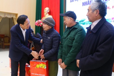 Gần 3.000 tỷ đồng chăm lo Tết với hàng triệu người