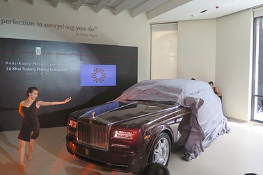 Rolls-Royce “hàng hiệu”, chỉ nữ đại gia Việt mới biết chơi?