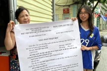 Lý do đặc biệt đằng sau giấy báo nhập học độc lạ của cô gái Hà thành