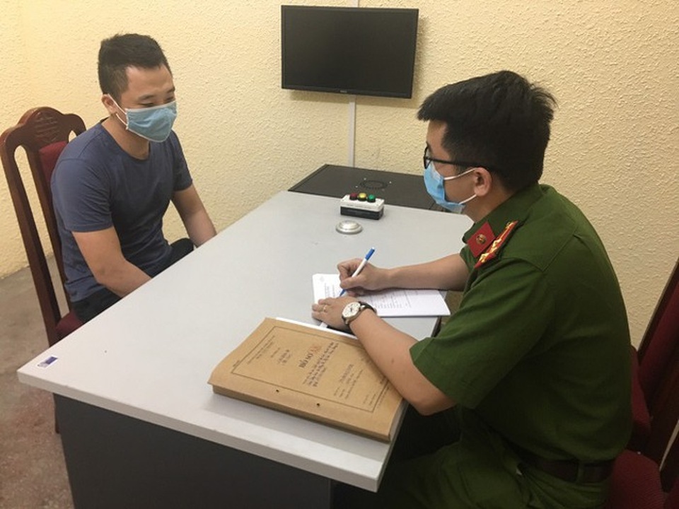 Hà Nội: Cướp điện thoại có clip nhạy cảm, nam thanh niên tống tiền cô gái - 1 Hà Nội: Cướp điện thoại có clip nhạy cảm, nam thanh niên tống tiền cô gái - 1