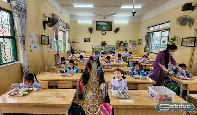 Học sinh ăn bán trú Trường Tiểu học Đông Sơn huyện Thủy Nguyên TP Hải Phòng.