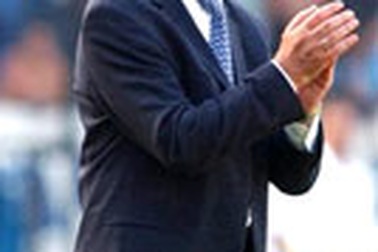 Atletico Madrid sa thải HLV Bianchi 