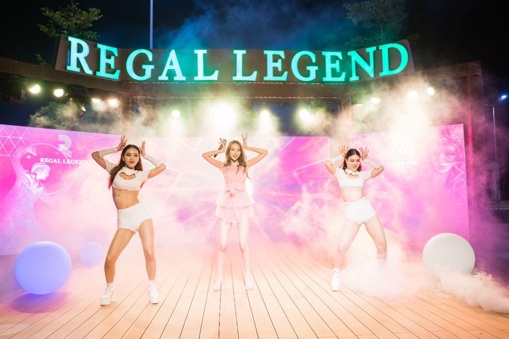 Hành trình trải nghiệm bất tận, bốn mùa lễ hội tại phố đi bộ Regal Legend - 4 Hành trình trải nghiệm bất tận, bốn mùa lễ hội tại phố đi bộ Regal Legend - 4