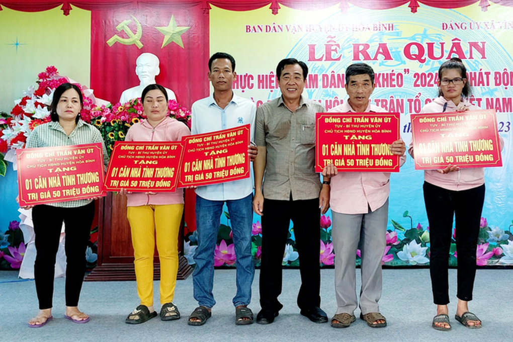 Huyện Hòa Bình: Huy động các nguồn lực chung tay giảm nghèo - 1 Huyện Hòa Bình: Huy động các nguồn lực chung tay giảm nghèo - 1