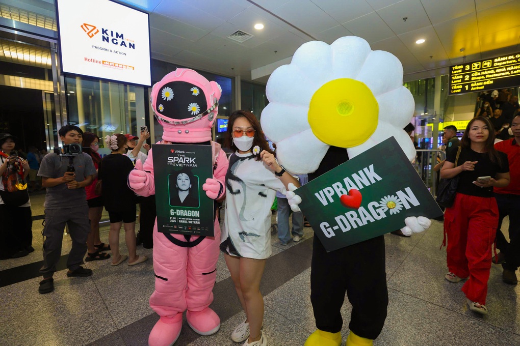 G-Dragon, CL cùng dàn sao K-Star Spark In Vietnam 2025 - Presented By VPBank đã có mặt tại Hà Nội - 1 G-Dragon, CL cùng dàn sao K-Star Spark In Vietnam 2025 - Presented By VPBank đã có mặt tại Hà Nội - 1