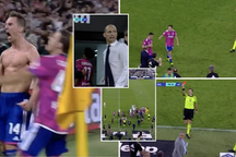 Juventus thoát thua kịch tính trong trận cầu 4 thẻ đỏ