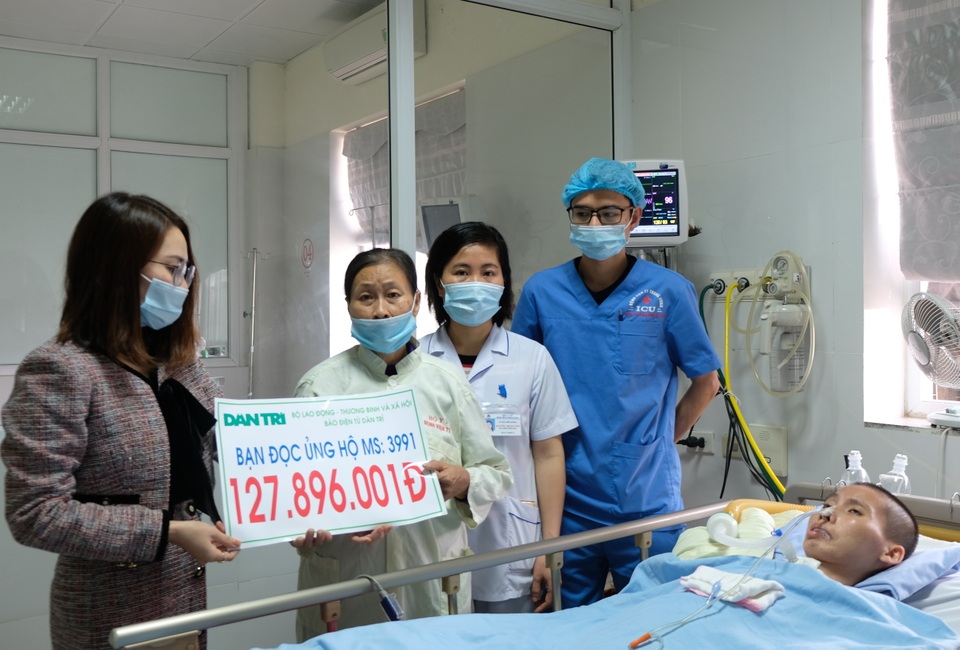 Bạn đọc giúp đỡ chàng trai bị viêm não Nhật Bản gần 128 triệu đồng - 3 Bạn đọc giúp đỡ chàng trai bị viêm não Nhật Bản gần 128 triệu đồng - 3