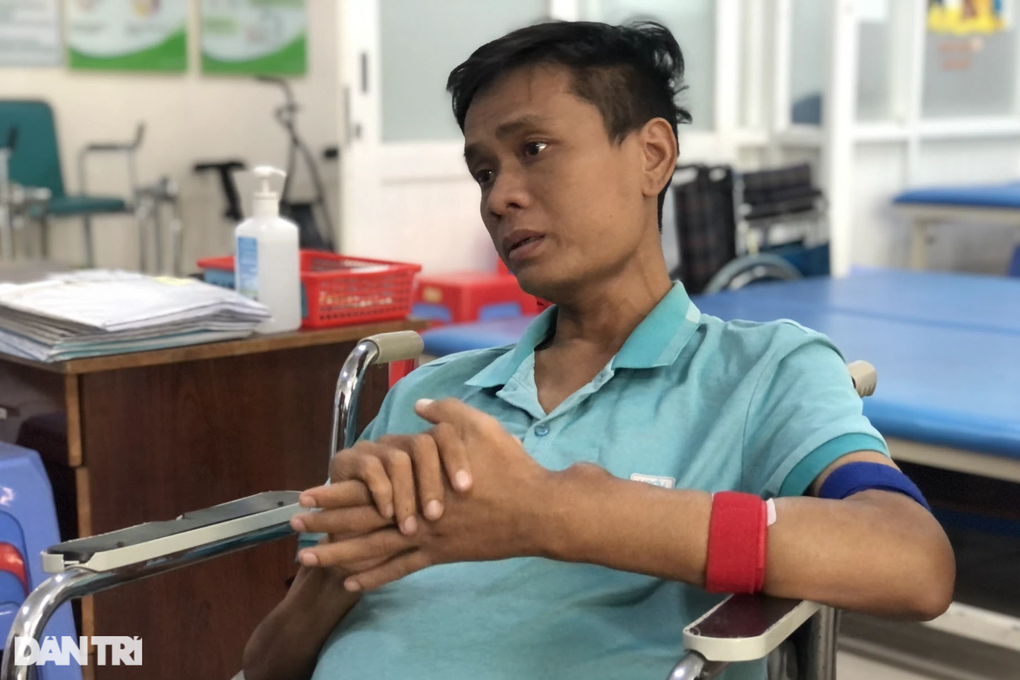 Vợ kiệt sức nuôi 2 con, chăm chồng bạo bệnh: Vẫn tin có phép màu xảy ra - 2 Vợ kiệt sức nuôi 2 con, chăm chồng bạo bệnh: Vẫn tin có phép màu xảy ra - 2
