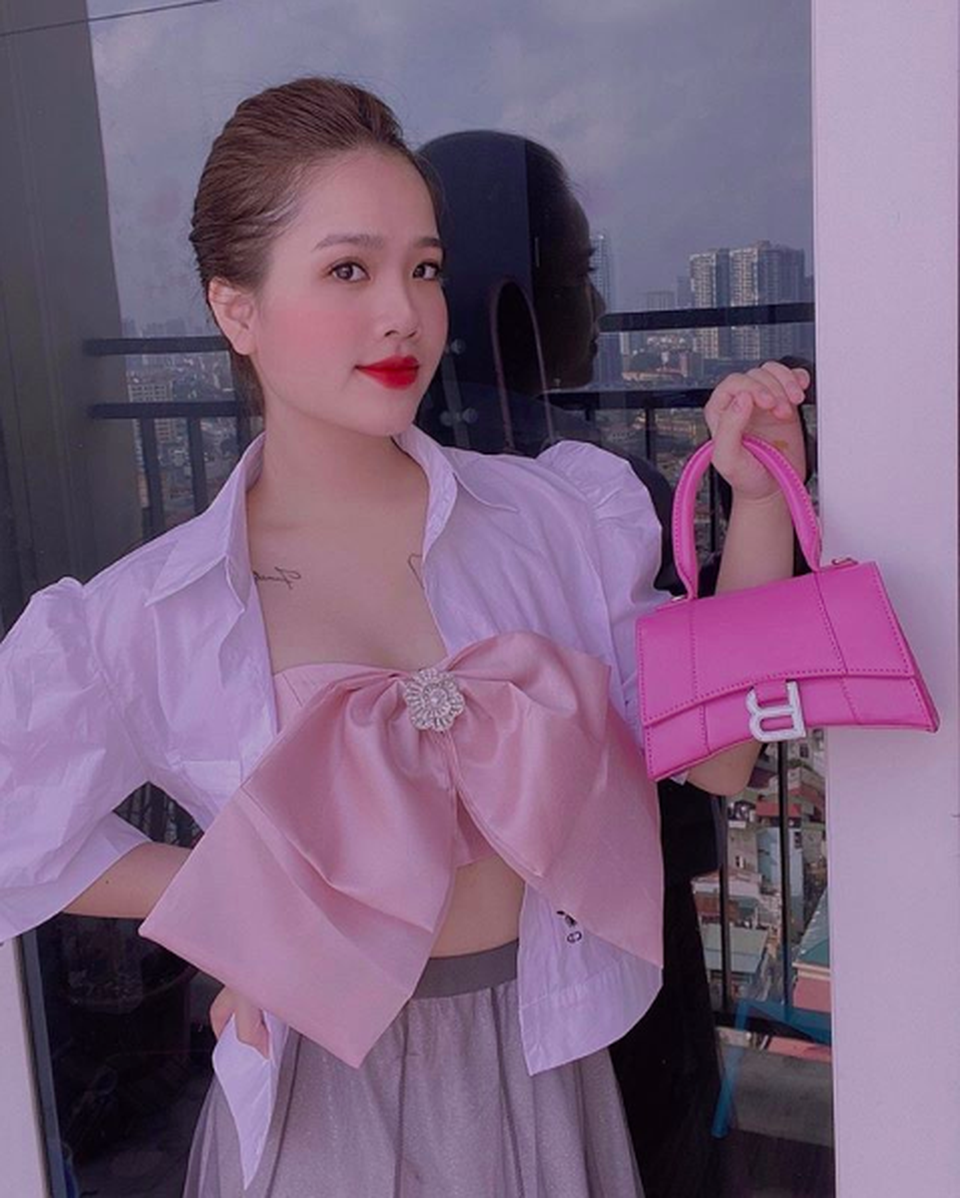 Bạn gái tin đồn của Quang Hải bị soi ảnh được tag khác xa ảnh tự đăng - 5 Bạn gái tin đồn của Quang Hải bị soi ảnh được tag khác xa ảnh tự đăng - 5