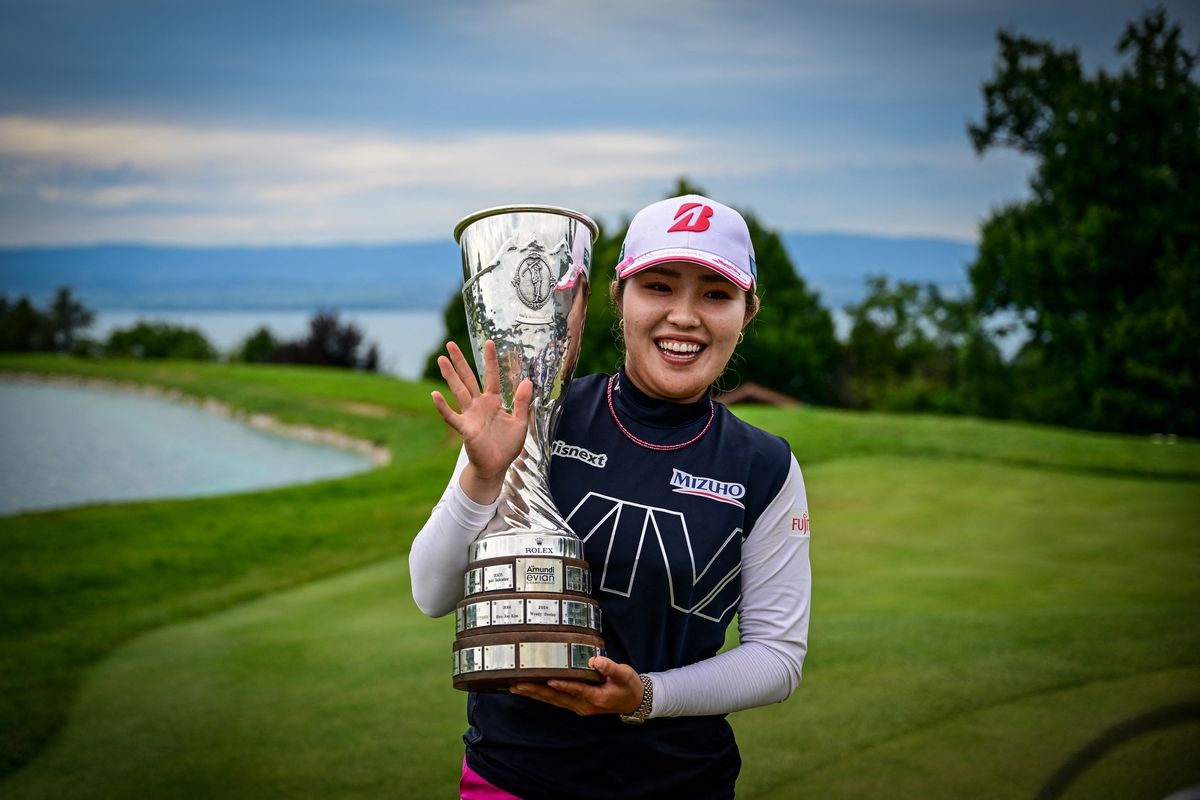 Pegolf Jepang yang kurang dikenal memenangkan Kejuaraan Evian - 1 Tay golf ít tên tuổi người Nhật Bản vô địch giải Evian Championship - 1