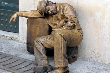 Nghề làm “tượng sống” trên đường phố Châu Âu